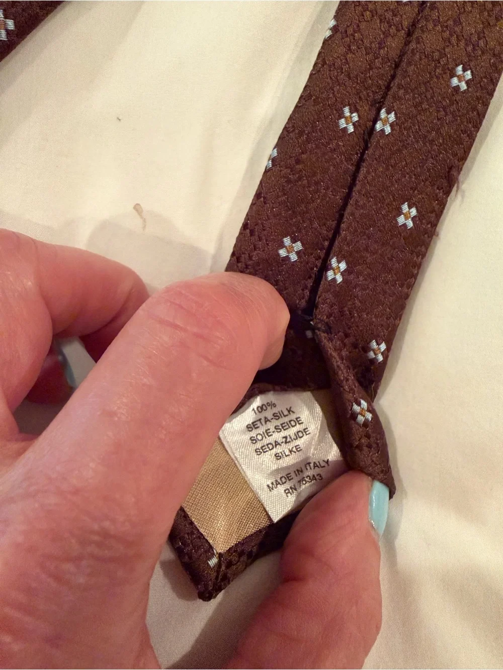 Classic Brown Men's Necktie with Subtle Pattern